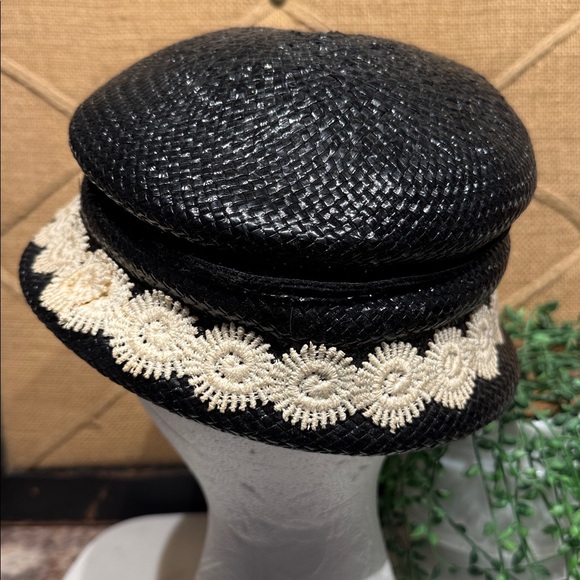 Vintage Black and Cream Hat - Picture 3 of 8